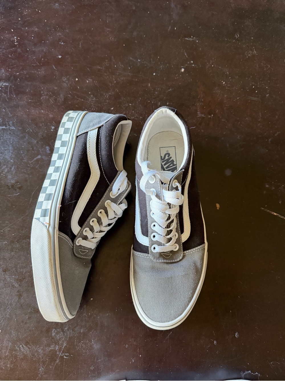 Vans Men's Old Skool Two-Tone Gray & Black Skate Shoes